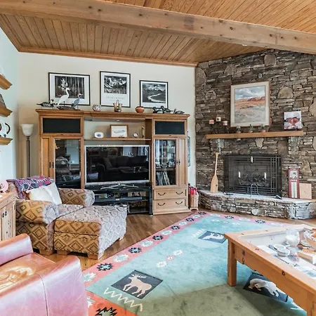 Extraordinary Lake Front Home With Boat Dock , Private Deck And Fire Pit Home-3