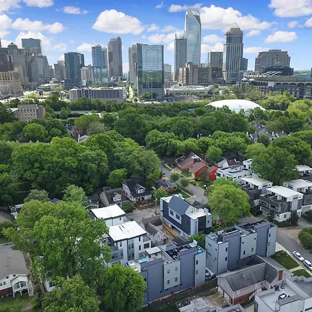 906 Westbrook B City Views Rooftop Hot Tub And Short Walk To Stadium-3